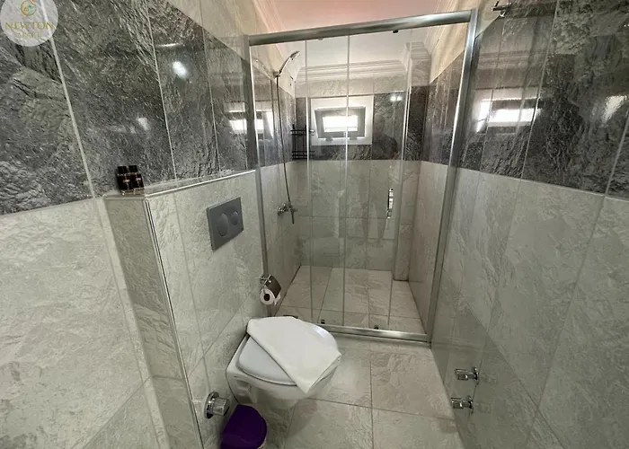 Newton Apart فتحية